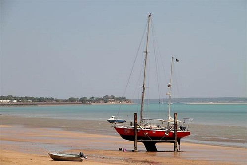 Guppy with the tide out in Darwin - time to clean the bottom ©  SW